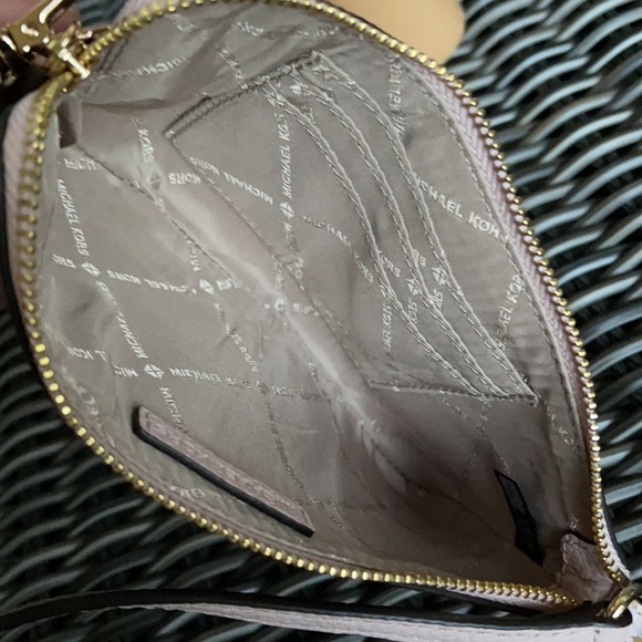 Michael Kors Jet Set Travel Large Top Zip Signature Wristlet Clutch - Picture 5 of 16